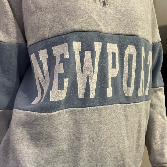 Super soft Brandy Melville Half-Zip Sweatshirt - Picture 2 of 5